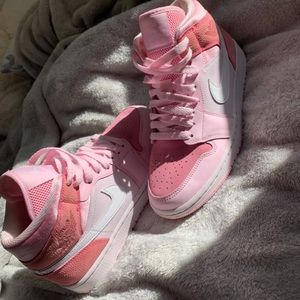 Digital pink jordan 1 mid